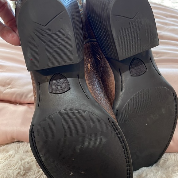 Ariat cowboy boots size 8.5 - Picture 6 of 9